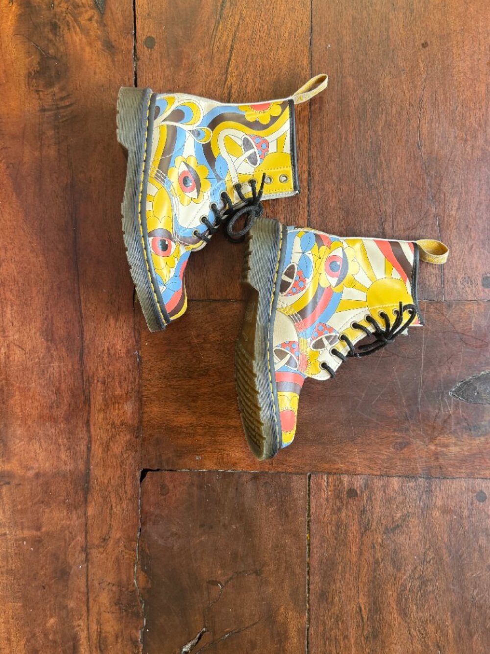 Retro Psychedelic Dr. Martens Vegan 1460 Boots EU 36 US 5 Floral Mod Groovy - Picture 11 of 11